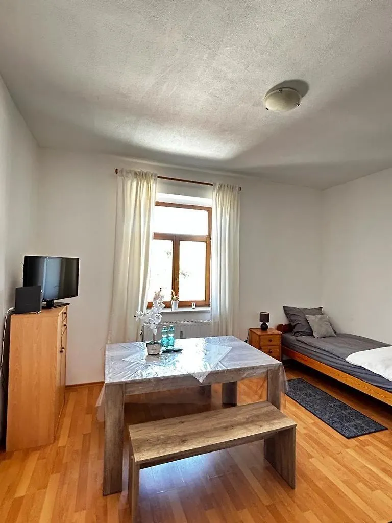 Wunderschoenes Appartement Nahe Der Berge Bruckmuhl Germany